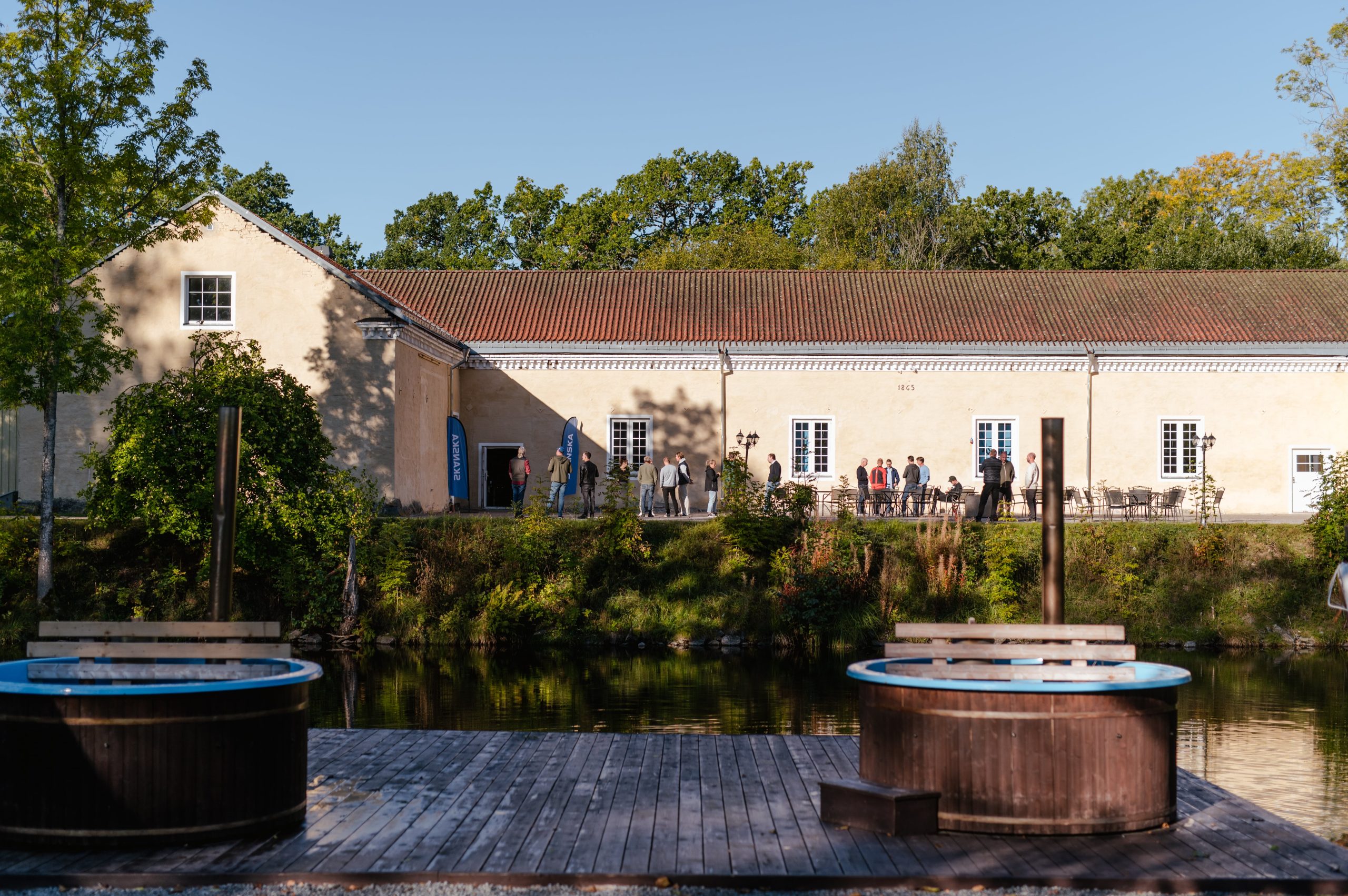 Badtunnor utanför Schenströmska Herrgården
