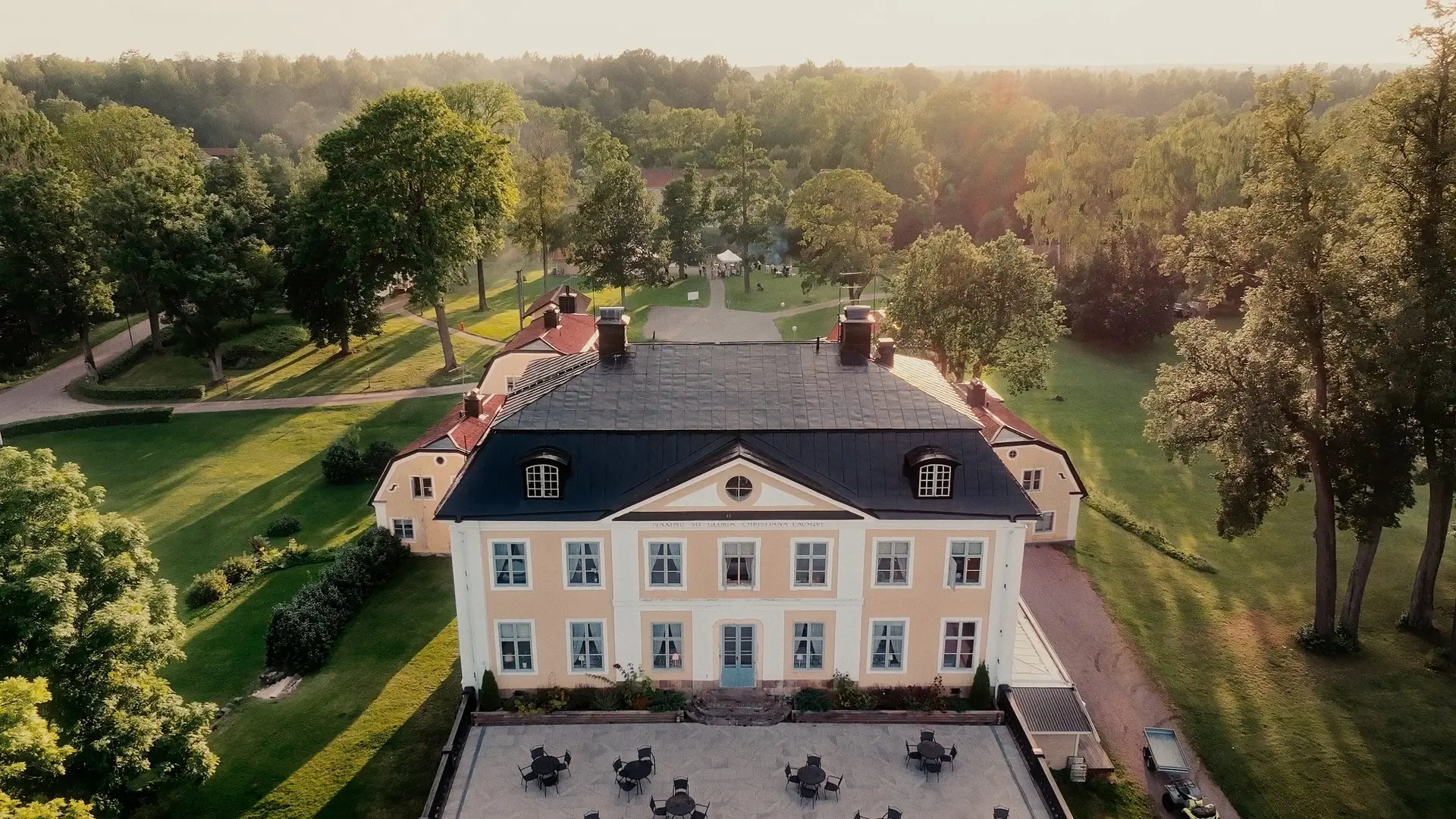 Drönarbild Schenströmska Herrgården Ovanifrån Hela Anläggningen